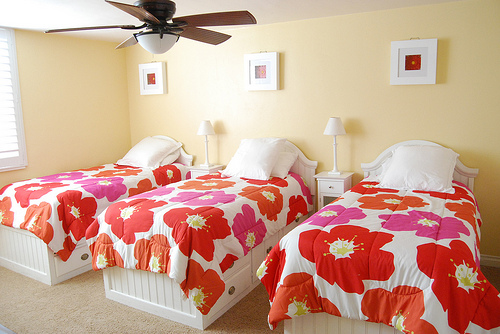 2nd bedroom with 3 twins 2nd bedroom with 3 twins