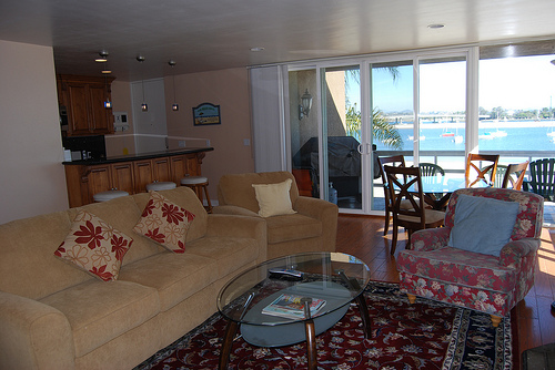 living room wiht bay view living room wiht bay view