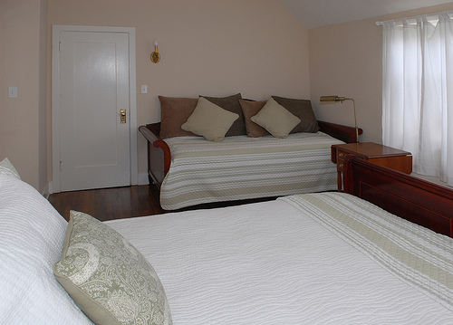 2nd bedroom