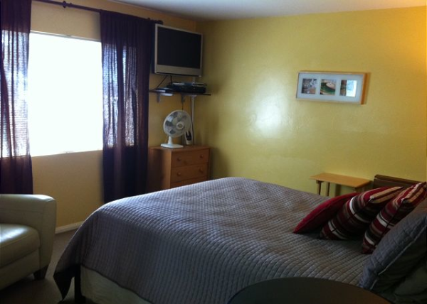 Queen bedroom