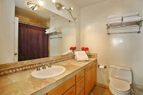 bathroom bathroom