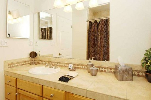 bathroom bathroom