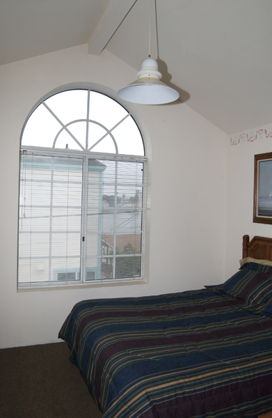 2nd bedroom queen