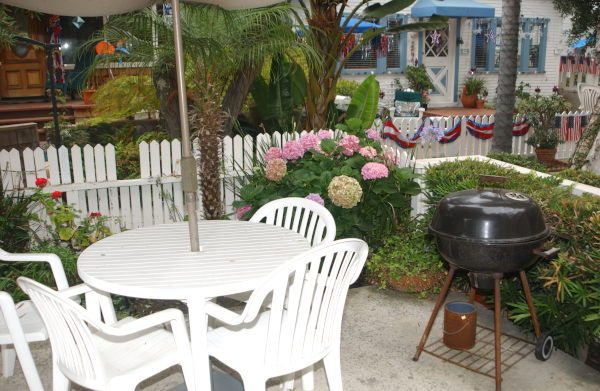 front patio with sidewalk view
