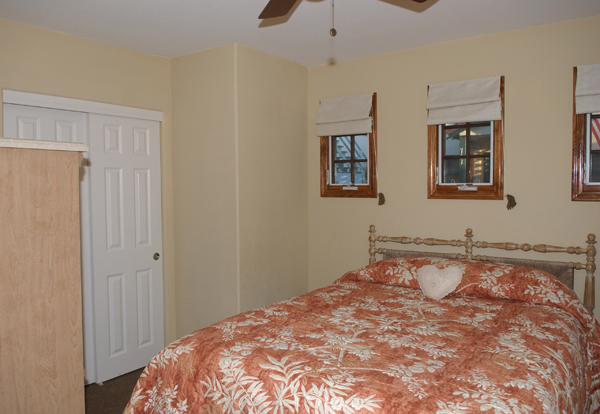 Bedroom with Queen Bed Bedroom with Queen Bed